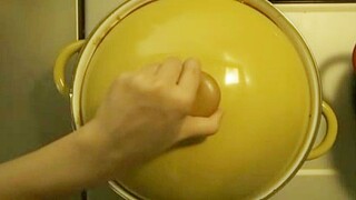 悬疑片：杀手伪装成厨师，每次暗杀成功，就会给邻居送一碗红烧肉