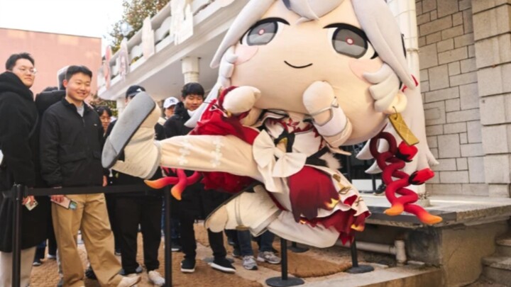 أتلافي حدة هجومها؟ أنا! أنا ملك الأنوف الخنزيرية!