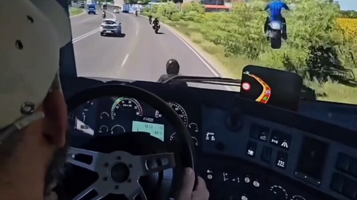 “Makan pengendara motor seperti koin emas”