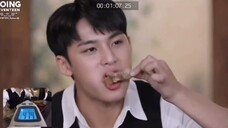 次人吃饭的极与极!珉奎:好险,差点儿就饿死了!圆佑:食物仅皮外伤#seventeen #全圆佑 #金珉奎