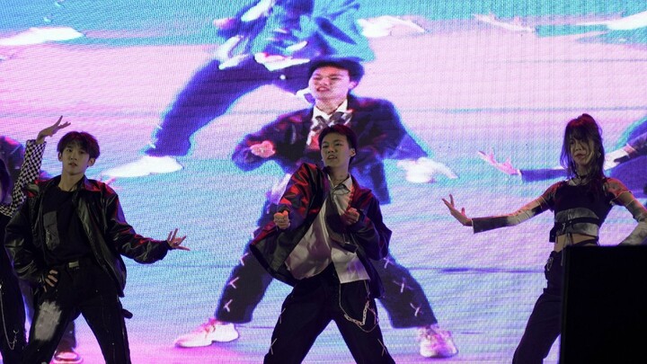 Foshan No.3 Middle School 2021 New Year's Eve Gala Performance "Dancing Campus" - Street Dance Club