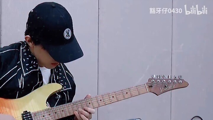 Zhang Zeyu|นักเรียนมัธยมต้นชายอายุ 14 ปี เล่นกีตาร์ไฟฟ้า "ยอดสะสมจิ๋วโคนัน Theme Song" (เวอร์ชั่นรอง