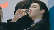 Hứa Khải quá! Bạn phải nỗ lực (ง •̀_·́)ง để lao về phía con vịt! ! !