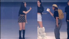 Ding: "I've prepared some paper for you, feel free to cry." Dou: "I really won't cry."