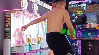 "Dancing to Fame" dancer - Jolin Tsai, Snowboard Racing 8-star difficulty, all sorts of crazy missed