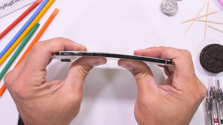iPhone Air Durability test -- I AM SHOCKED