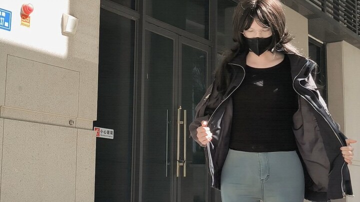 ลองเปลี่ยนลุคจากสไตล์เฟมินายไปเป็นลุคสาวพี่สุดเท่แล้วออกไปข้างนอกดูเลย!