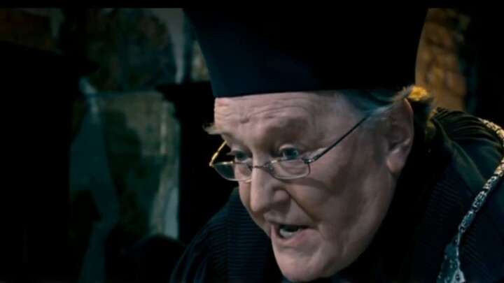 Trích đoạn từ Kinh kịch Harry Potter: Mỉm cười