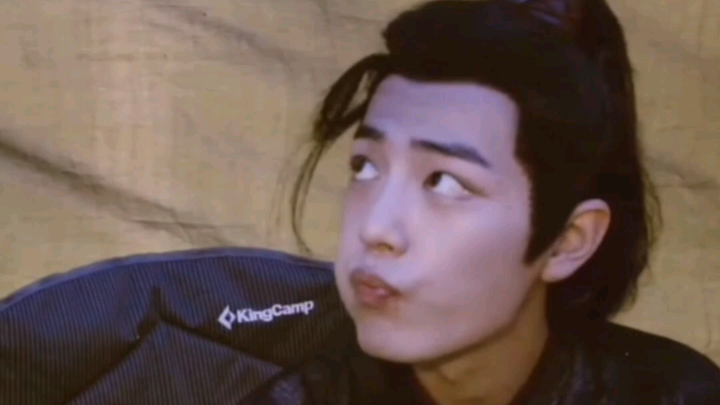 Brother Xiao is such a master at acting cute—I, even as a woman, feel like I can’t compete.