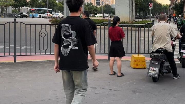 Menjadi teman sekelas dengan kakek yang tidak dikenal