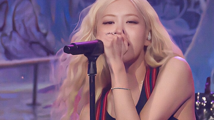 ROSÉ's debut stage: toxic till the end