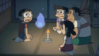 Cả  nhóm Nobita tụ tập kể chuyện Ma