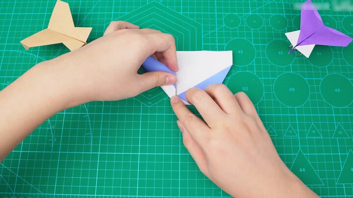 Pesawat kertas setan kecil yang pernah populer di seluruh Internet terbang dengan cepat, jauh, dan s