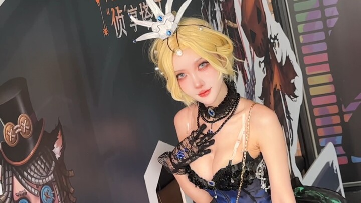 تعال مع أخيك الأكبر للاستمتاع بحفلة الهالوين #IdentityVtacobell