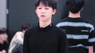 【强推】这个实力吓到我了，13岁少年一天速成现代舞！！！