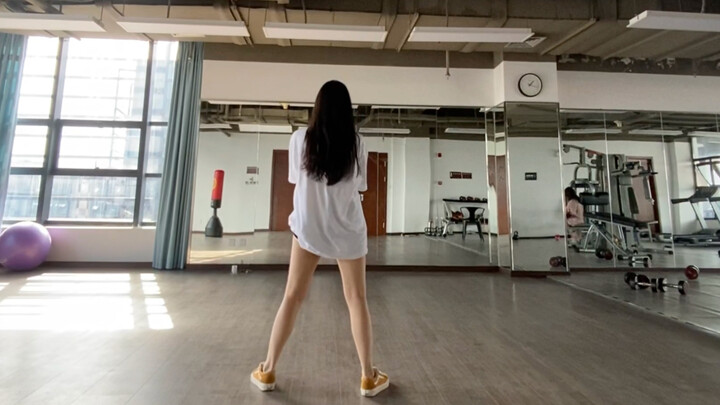 Maria——Tarian otodidak pekerja (pusat kebugaran perusahaan)