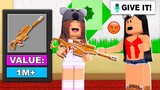 Using The RAREST GUN infront of SCAMMERS..(Roblox MM2)