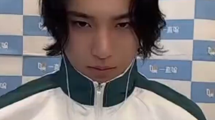 [Kim Min-gyu] Steely gaze, hurried hands and feet