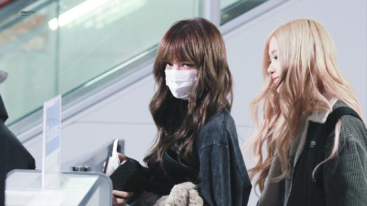 【Chaelisa】 Pork Belly Couple: Lisa and Rose’s Super Sweet Interactions – The “Kissing Maniac” and He
