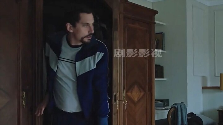 原来这才是躺平的最高境界，男人躲进衣柜整整20年不被发现。