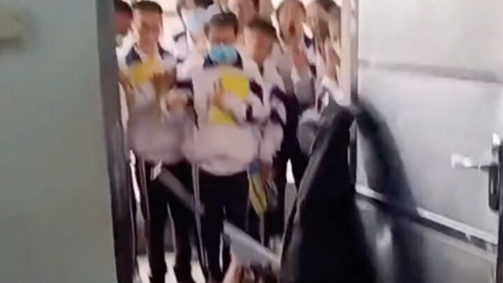 Wow~ Cô ơi, cô chưa mất đúng không?