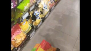 谁家正经超市放《登阶》啊！