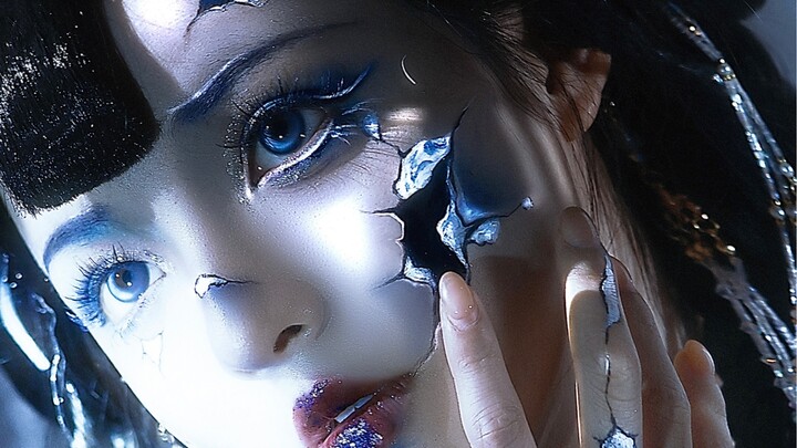 “Barang-barang budaya yang terbuang di luar pasti sangat rindu rumah, ya.” Dalam sebuah karya antrop