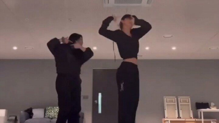 姜涩琪 最新练舞视频 KREAM