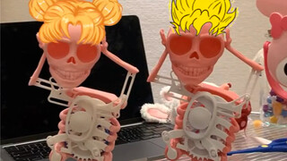 من الذي اخترع هذا الشيء؟ إنه مضحك حقًا، هههههههه