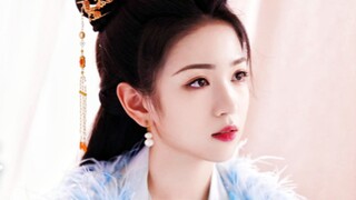The carefree little princess who is loved by everyone, she just walked out of the book!