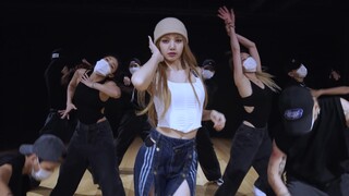 "MONEY" - LISA Phiên bản phòng tập