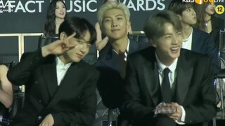 【BTS】一些突然被大屏幕镜头cue到的弹 以及领奖时有趣的画面