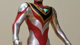 用真骨雕盖亚摆出几张比较帅气的特写