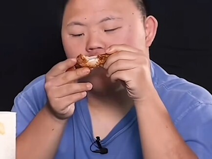 ฌอนแค่อยากเพลิดเพลินกับไก่ทอดของเขา 💀