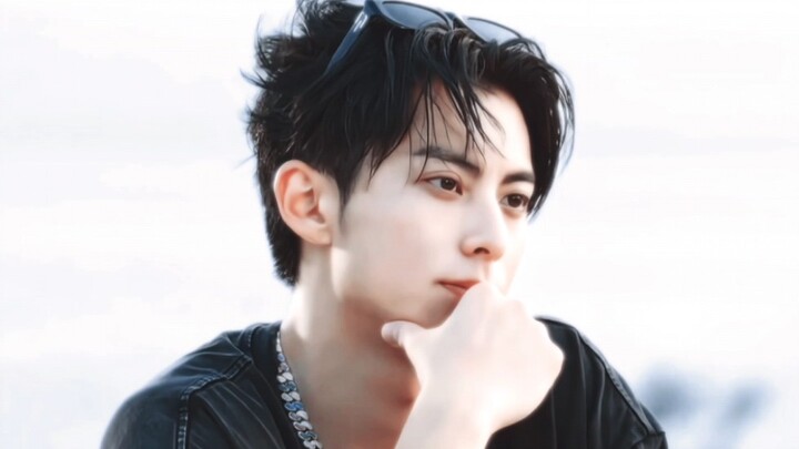 So emotional! There’s not a second guy like this in C-pop.