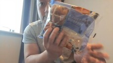 ASMR EATING SOUNDS - BLUEBERRY HOT CROSS BUNS (NO TALKING)