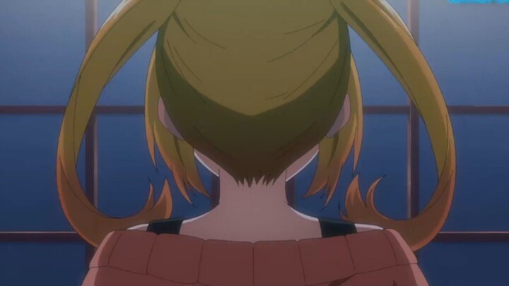 di sodok dari belakanh