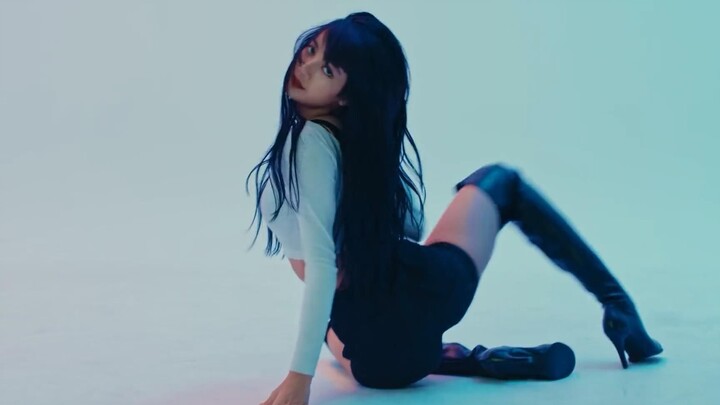 LISA Dance Performance Video (3D Version)