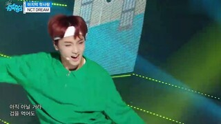 没想到护膝也能成为时尚单品，不得不佩服NCT DREAM~