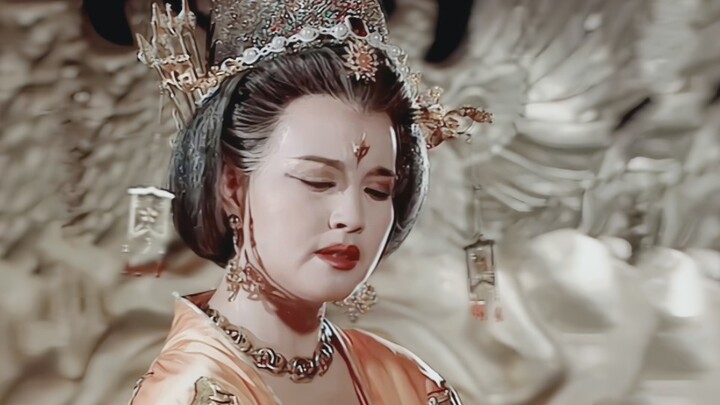 “Ngươi cho rằng trẫm…… già rồi ư?”