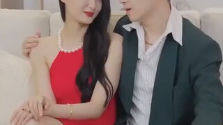 สาวขึ้นรถผิด กลิ่นหอมของเธอรักษาอาการนอนไม่หลับ ของ CEO เขาเลยอุ้มเธอกลับคฤหาสน์ซะเลย!