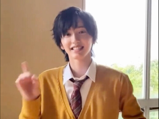 [Michieda Shunsuke] Điệu nhảy điệu "Hatsushin Love". Sao lại có người có sức trẻ mãnh liệt đến thế!