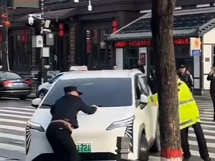 Wow, foto spontan saat bersepeda!