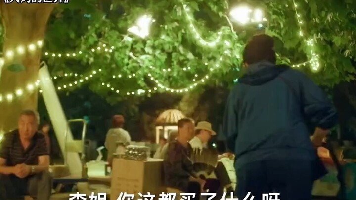 بعدما تعلّم المسن التسوق عبر الإنترنت، أصبح في البيت كومة من الأشياء الغريبة والمريبة!