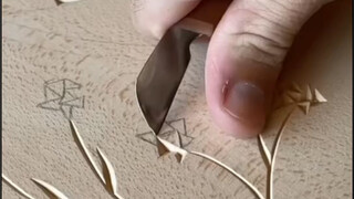 一个完美的雕刻品，除了要画好图纸之外，雕刻需要的木材极其讲究