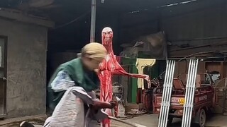 Valuable Footage of the Survey Corps' Attack on the Colossal Titan