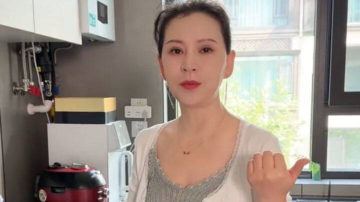 Mi sapi versi rumahan ala ibu Zhang Yuxi dengan setengah mangkuk daging sapi