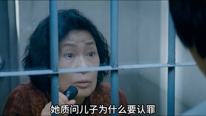 Ibu setiap hari memberi obat keras kepada putranya yang memiliki gangguan intelektual, namun tak dis