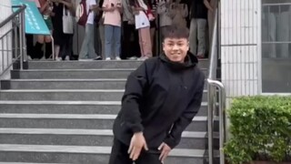 还不快说声 “谢谢疏散侠”