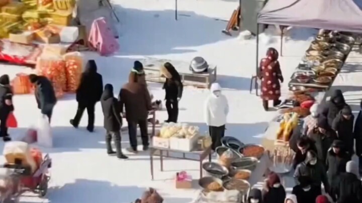 Saat orang dari Tiongkok Timur Laut membuat lipatan mata ganda, di beberapa daerah bahkan jalan beto